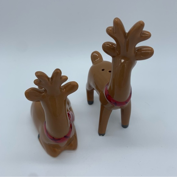 Christmas Reindeer Salt and Pepper Shakers - Picture 2 of 6
